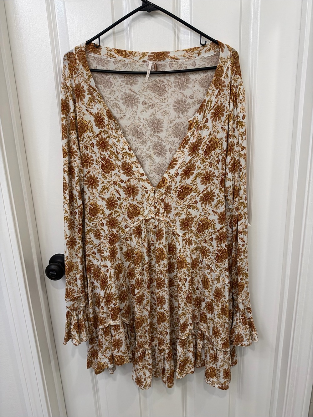 Free People Floral V-Neck Ruffled Blouse Tunic in Brown & White Size Medium